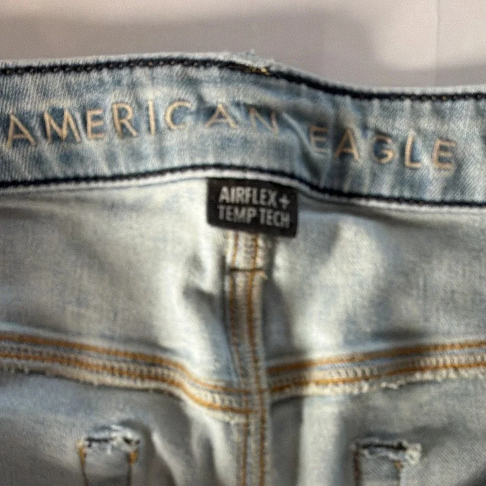 American Eagle 32/34 Men's AirFlex+ Temp Tech Light Wash Skinny Jeans